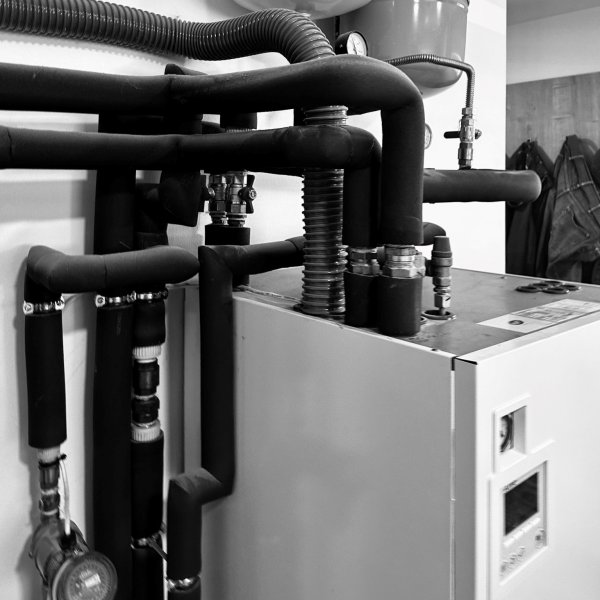Power Inverter 8,0 kW │ Pro rodinný dům 180 m² - Praha