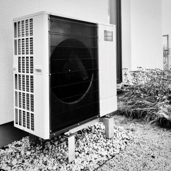 Power Inverter 8,0 kW │ Pro rodinný dům 180 m² - Praha