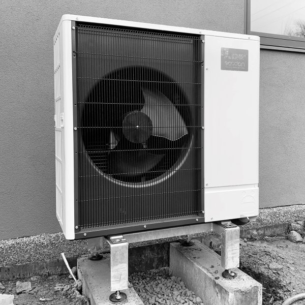 Power Inverter 12,0 kW  │ Pro rodinný dům 240 m² - Praha