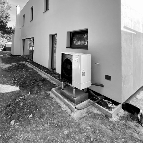 Instalace tepelného čerpadla pro rodinný dům 220 m2 (10,0 kW)