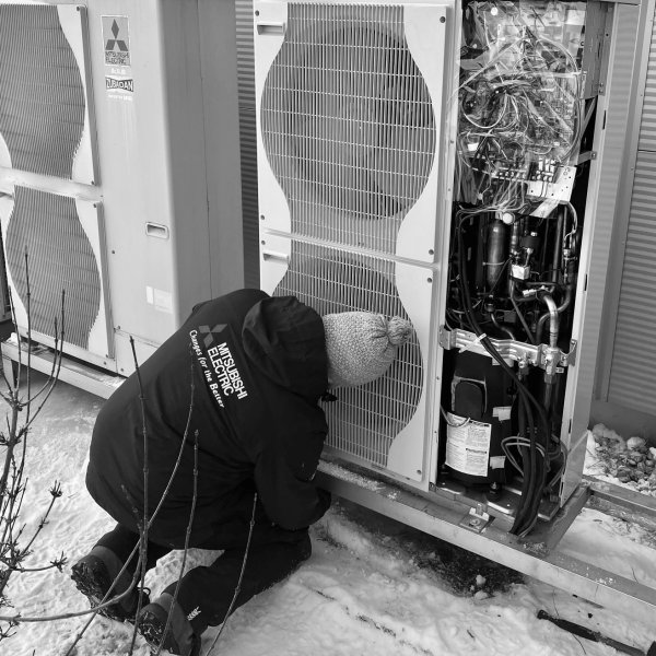 Větší objekt 920 m² - Pardubice │ Tepelné čerpadlo 2x 17,0 kW