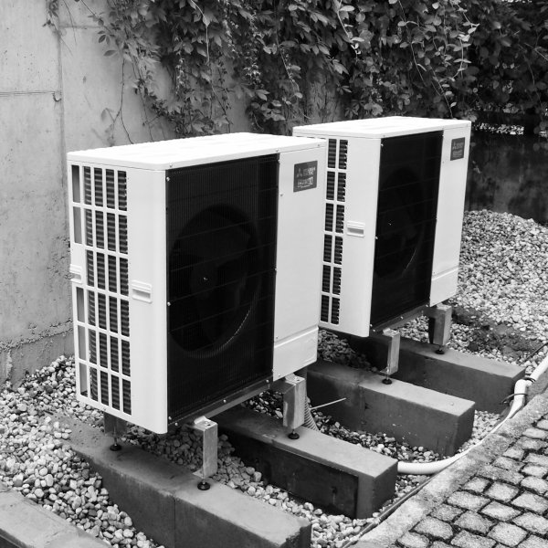 Větší objekt 820 m² - Praha │ Tepelné čerpadlo 2x 14,0 kW
